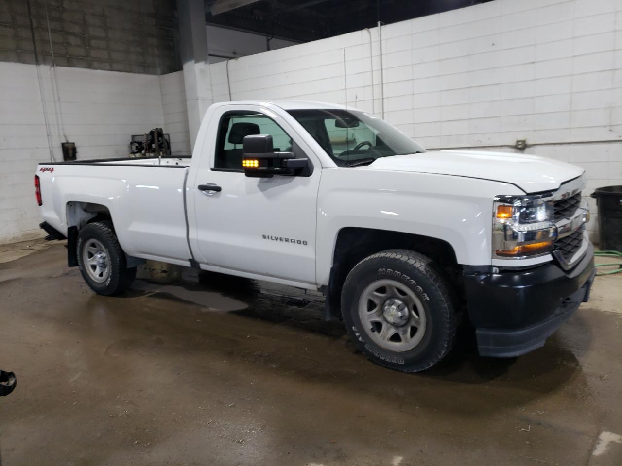 2017 CHEVROLET SILVERADO - Image 4