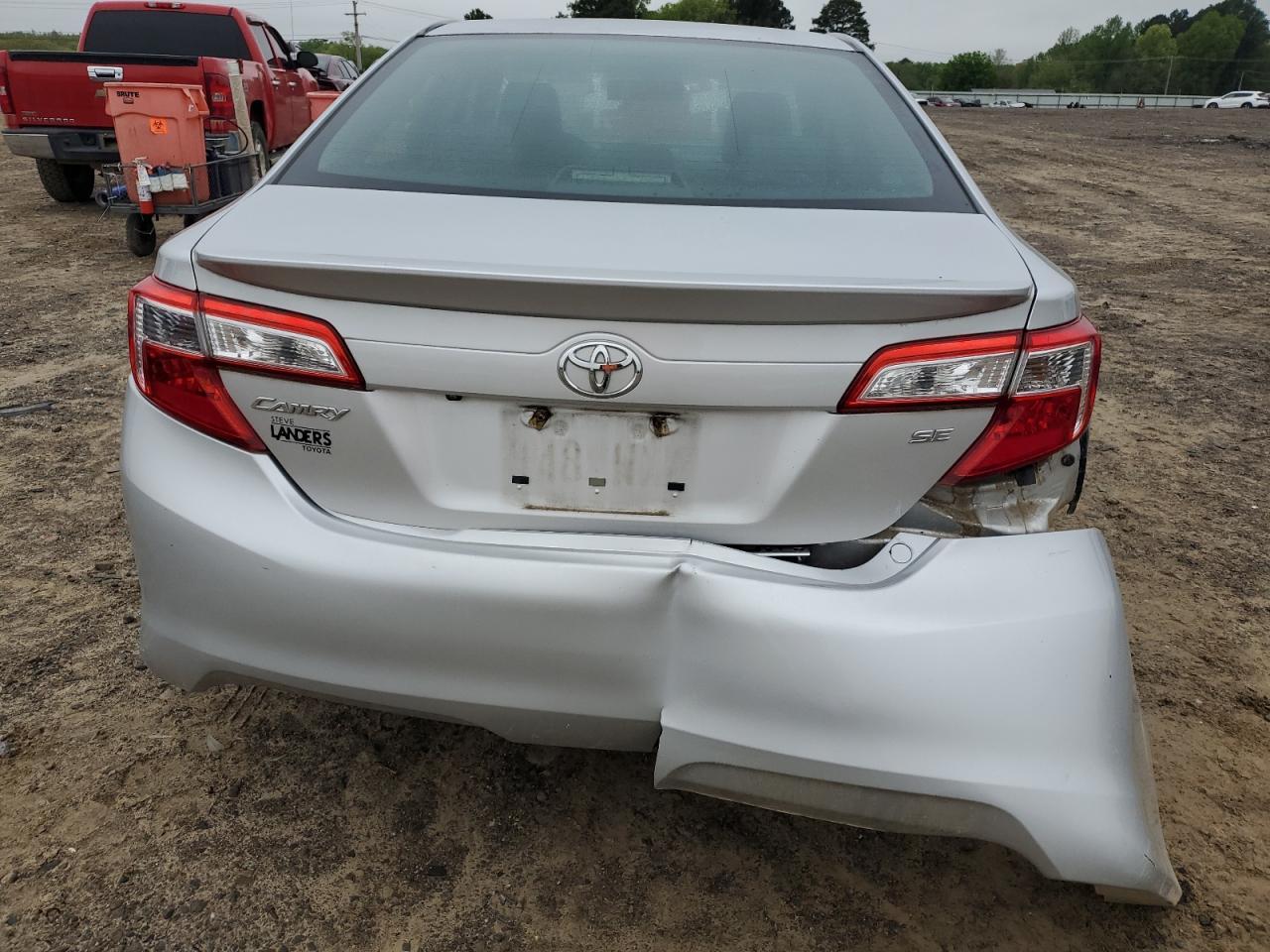2014 TOYOTA CAMRY L - Image 6