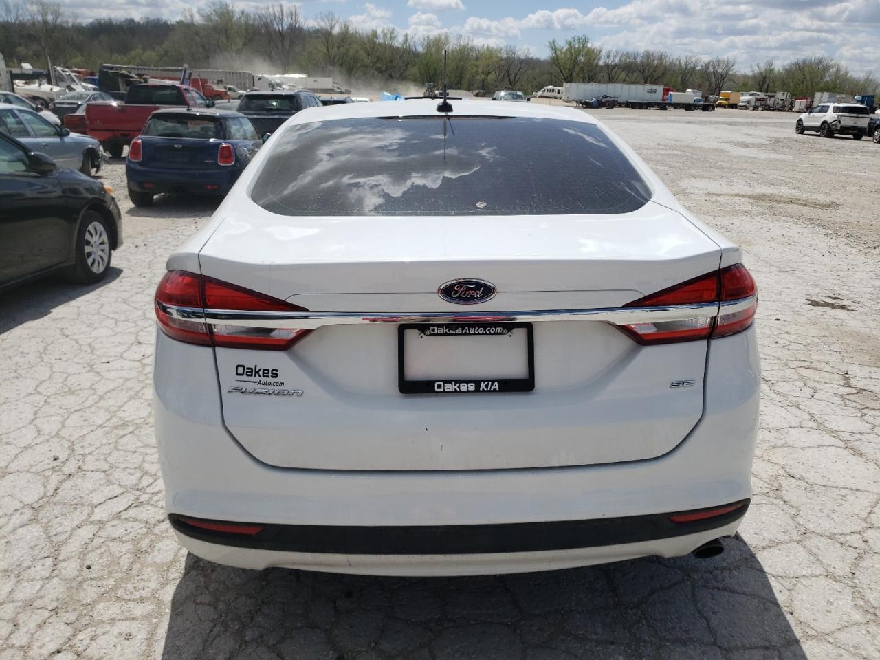2017 FORD FUSION SE - Image 6