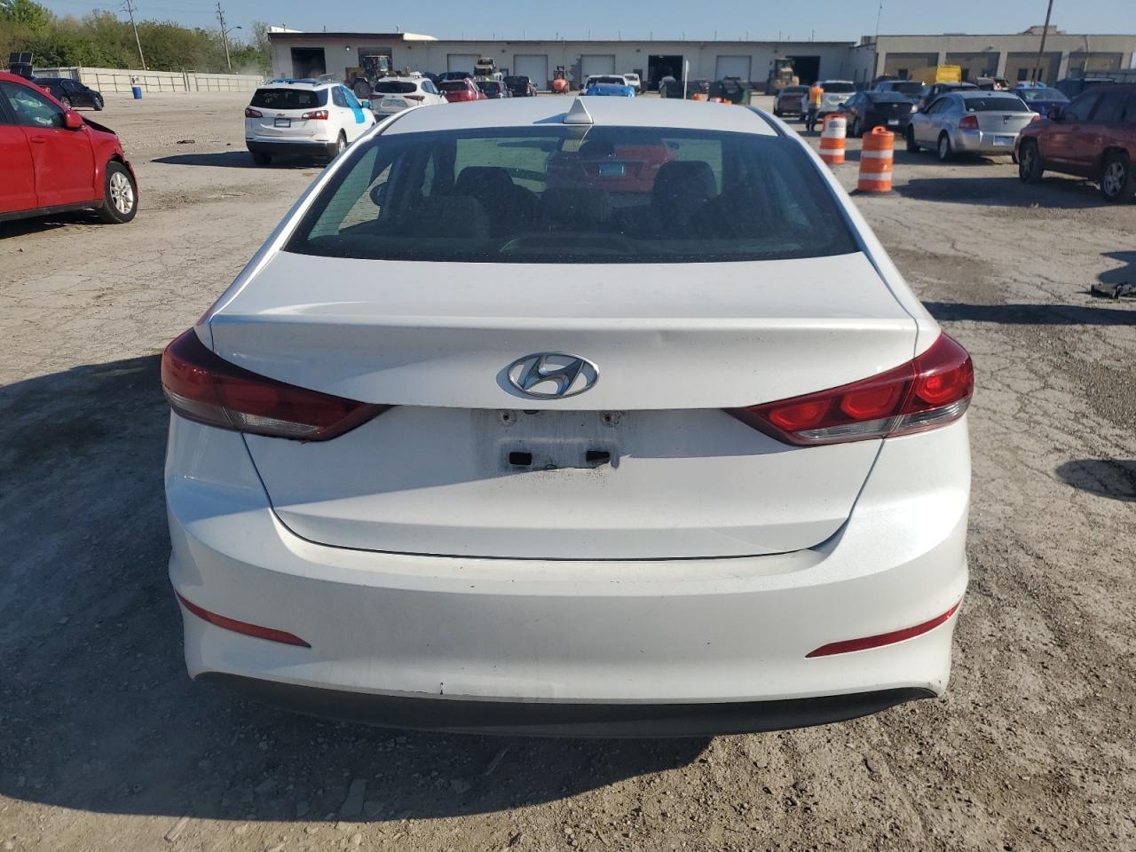 2018 HYUNDAI ELANTRA SE - Image 6