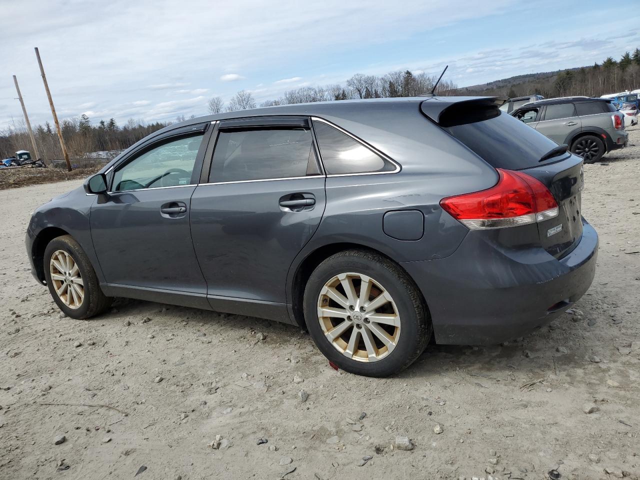 2011 TOYOTA VENZA - Image 2