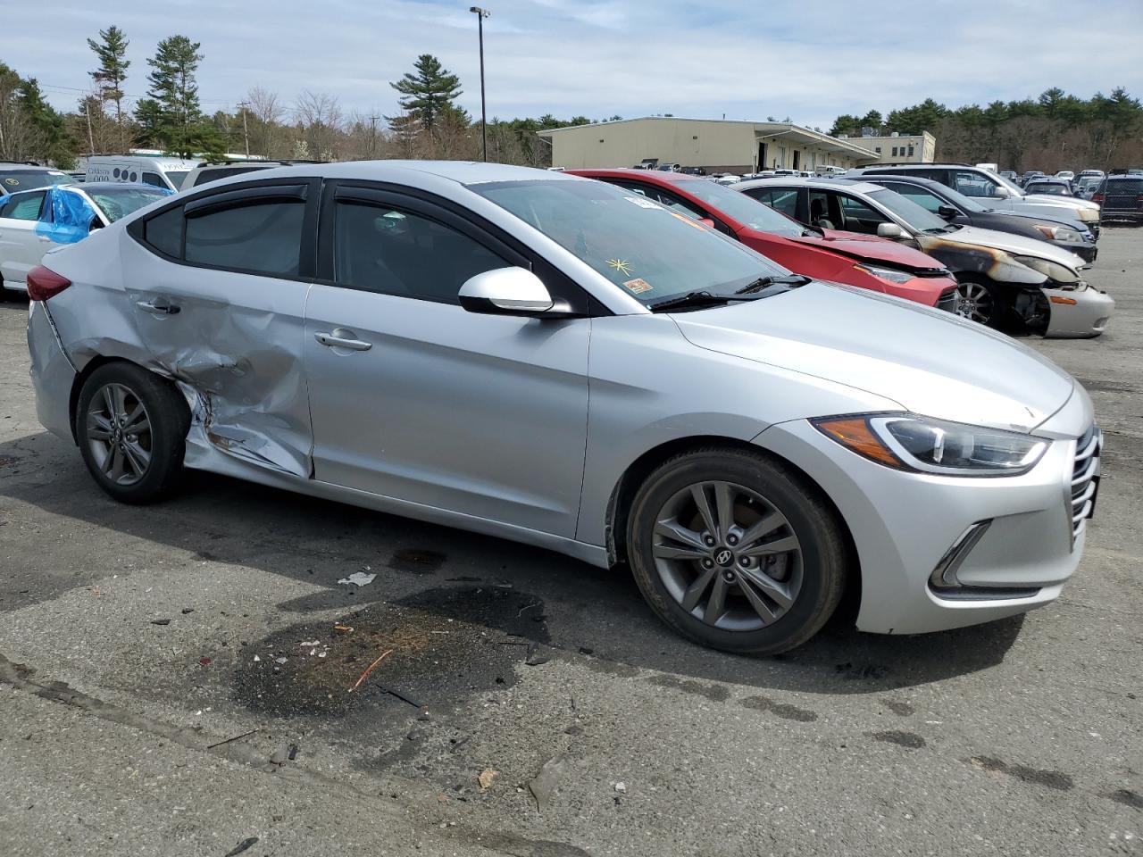 2017 HYUNDAI ELANTRA SE - Image 4