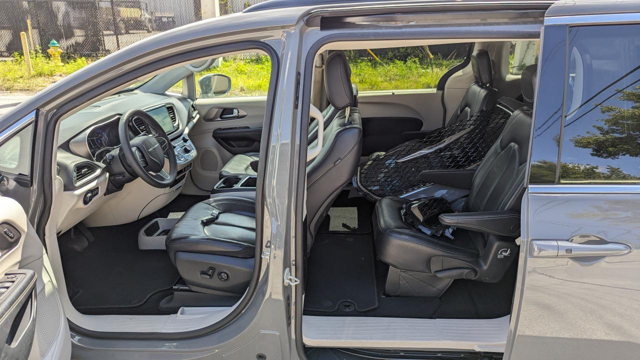 2022 CHRYSLER PACIFICA T - Image 6