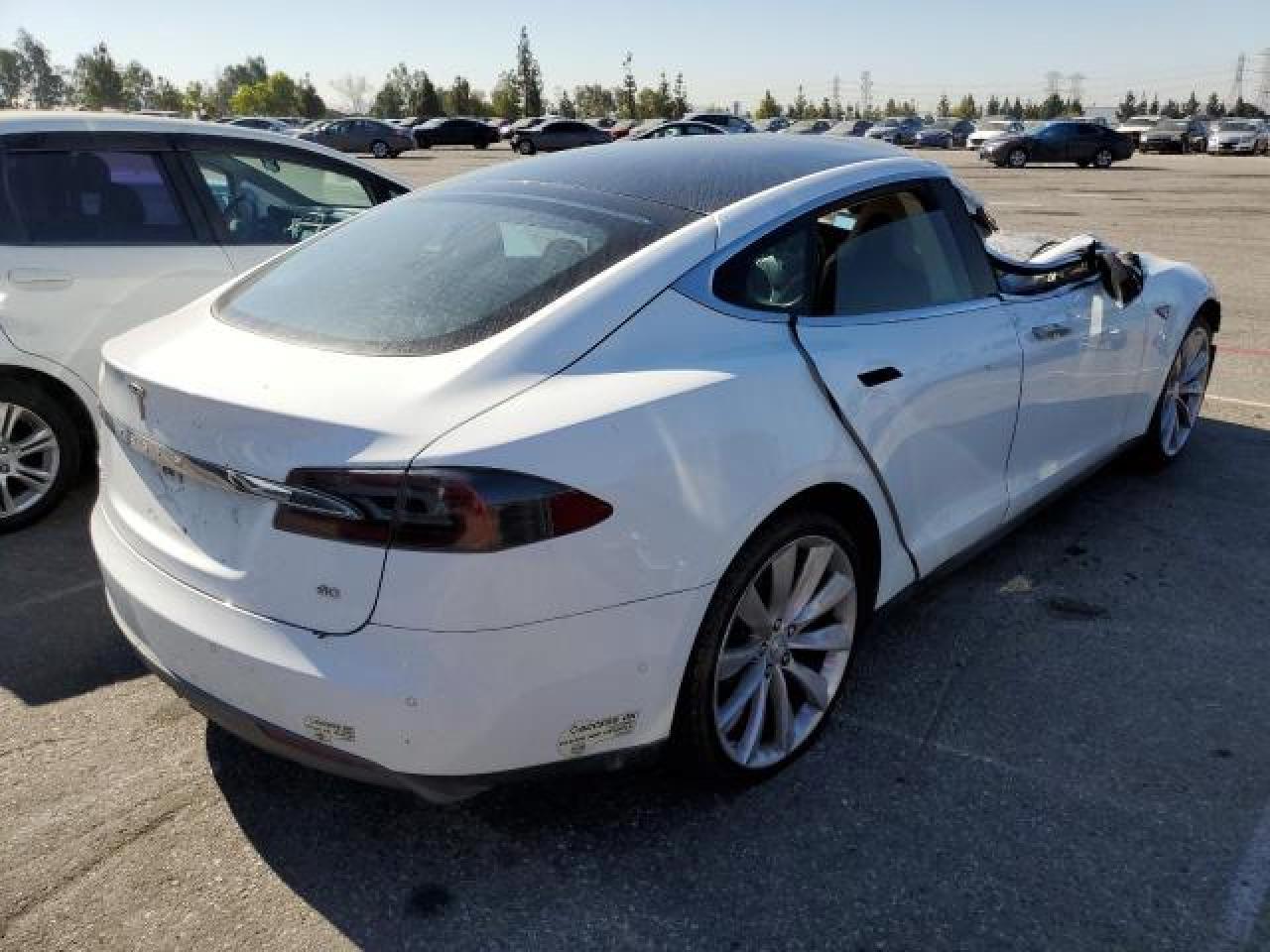 2015 TESLA MODEL S 60 - Фото 3
