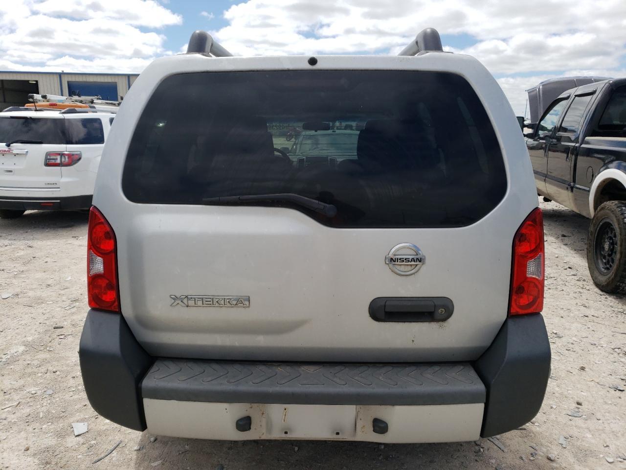 2013 NISSAN XTERRA X - Фото 6