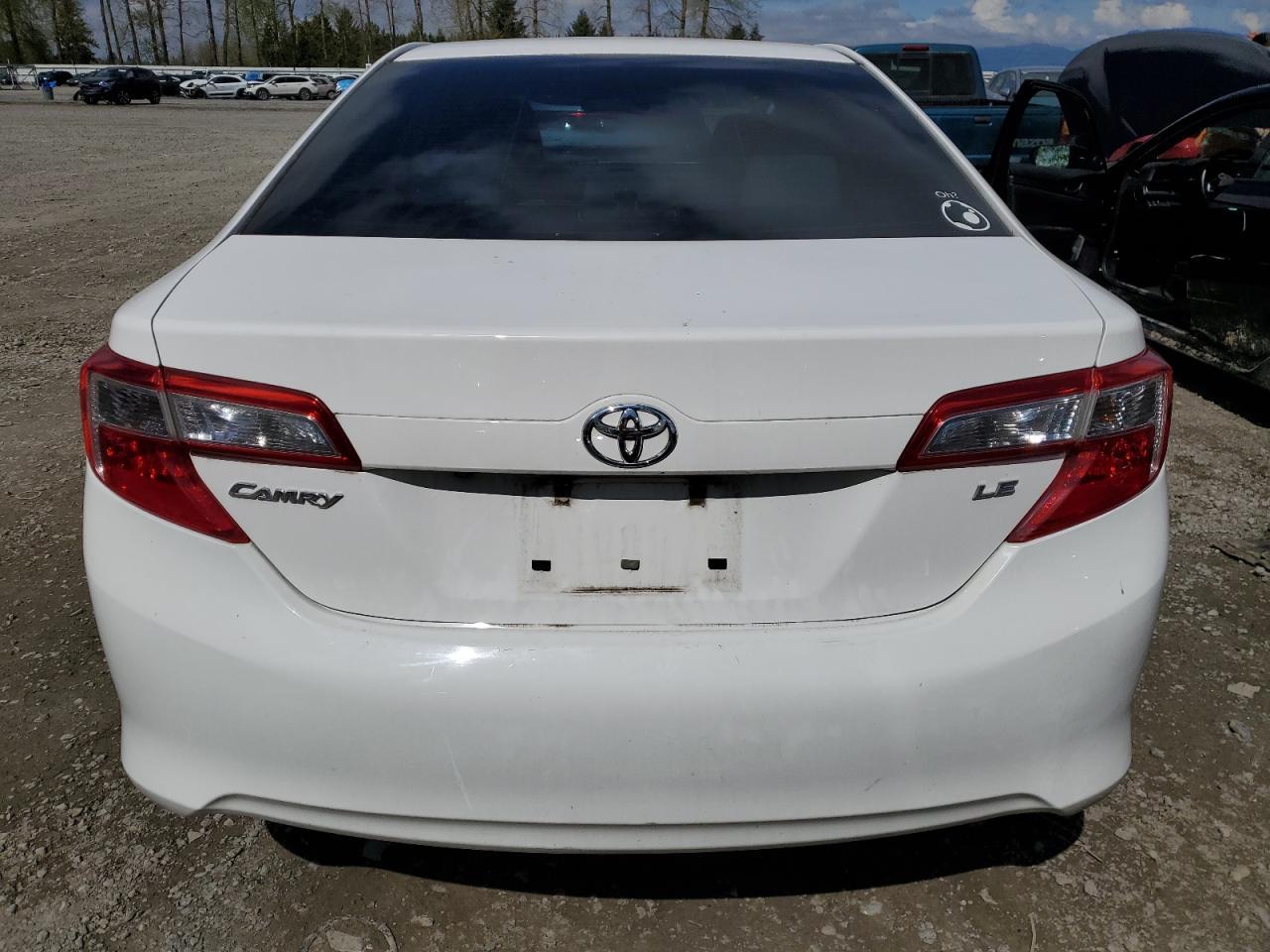 2014 TOYOTA CAMRY L - Image 6