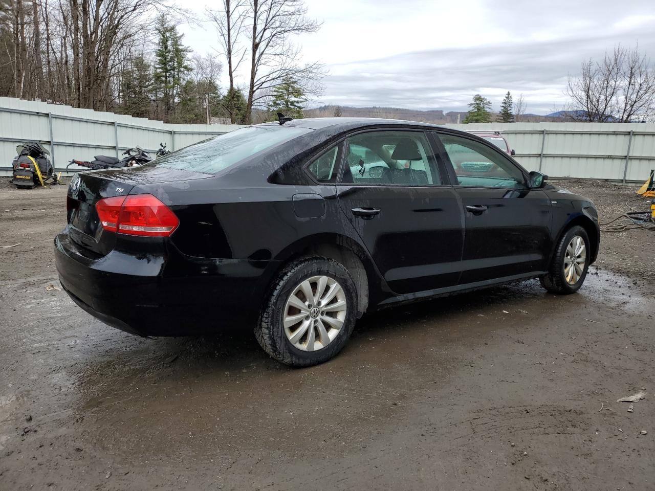 2015 VOLKSWAGEN PASSAT S - Фото 3