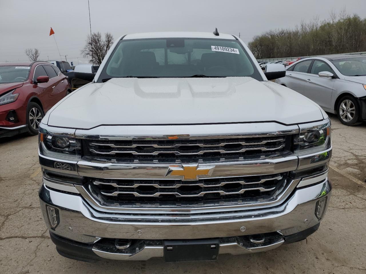 2017 CHEVROLET SILVERADO - Image 5