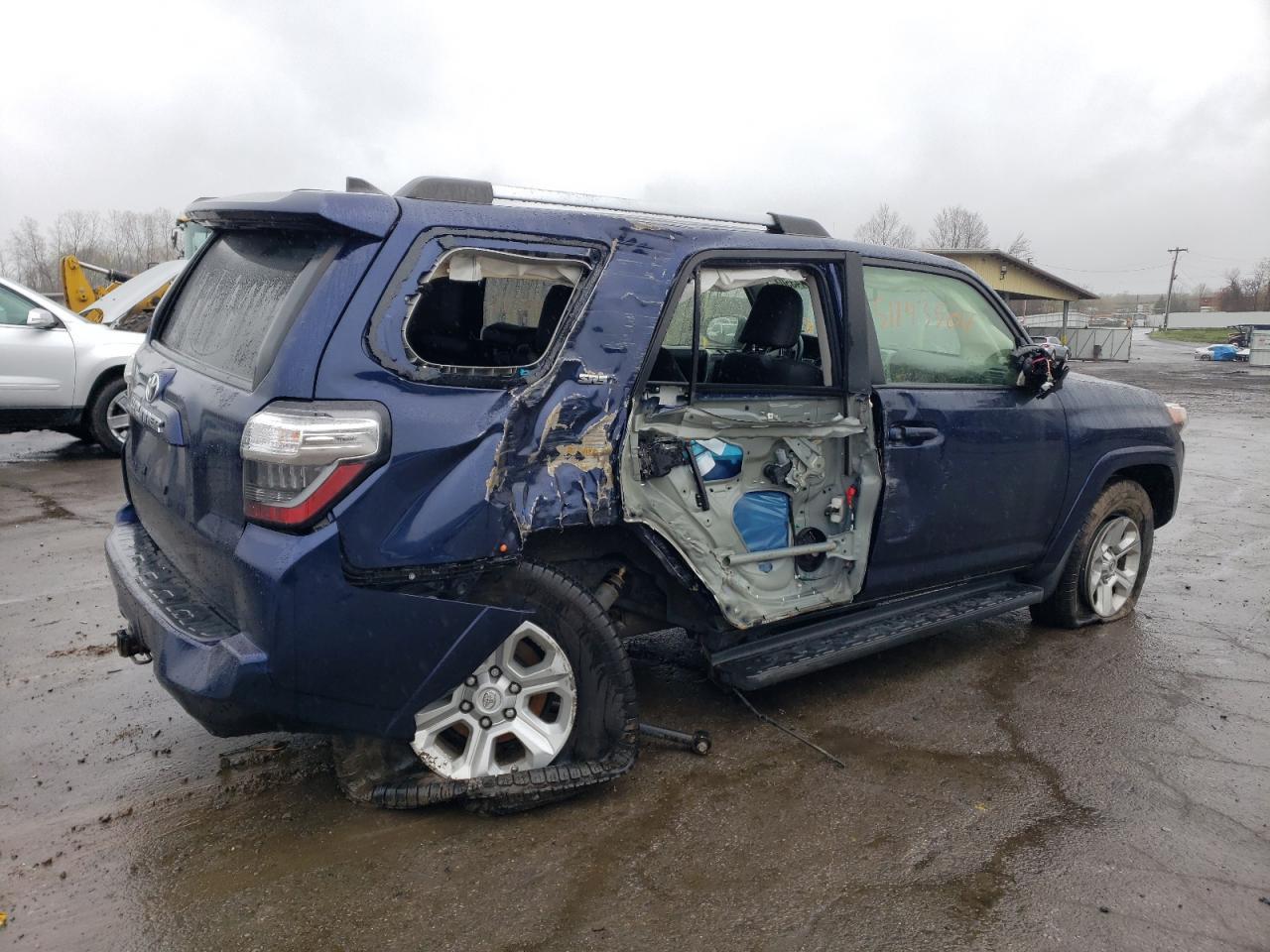 2019 TOYOTA 4RUNNER SR - Фото 3