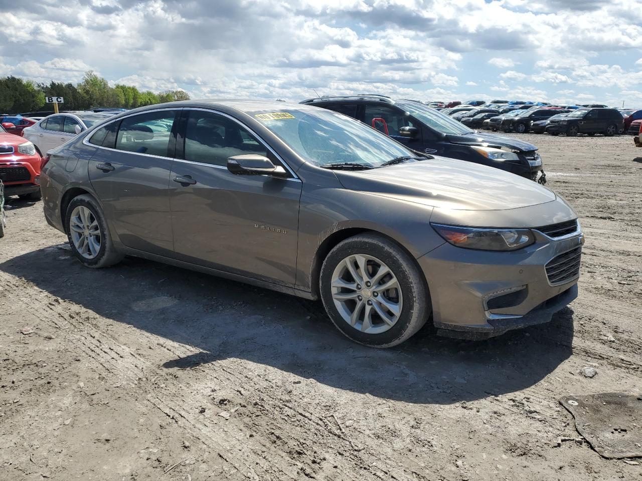 2017 CHEVROLET MALIBU LT - Image 4