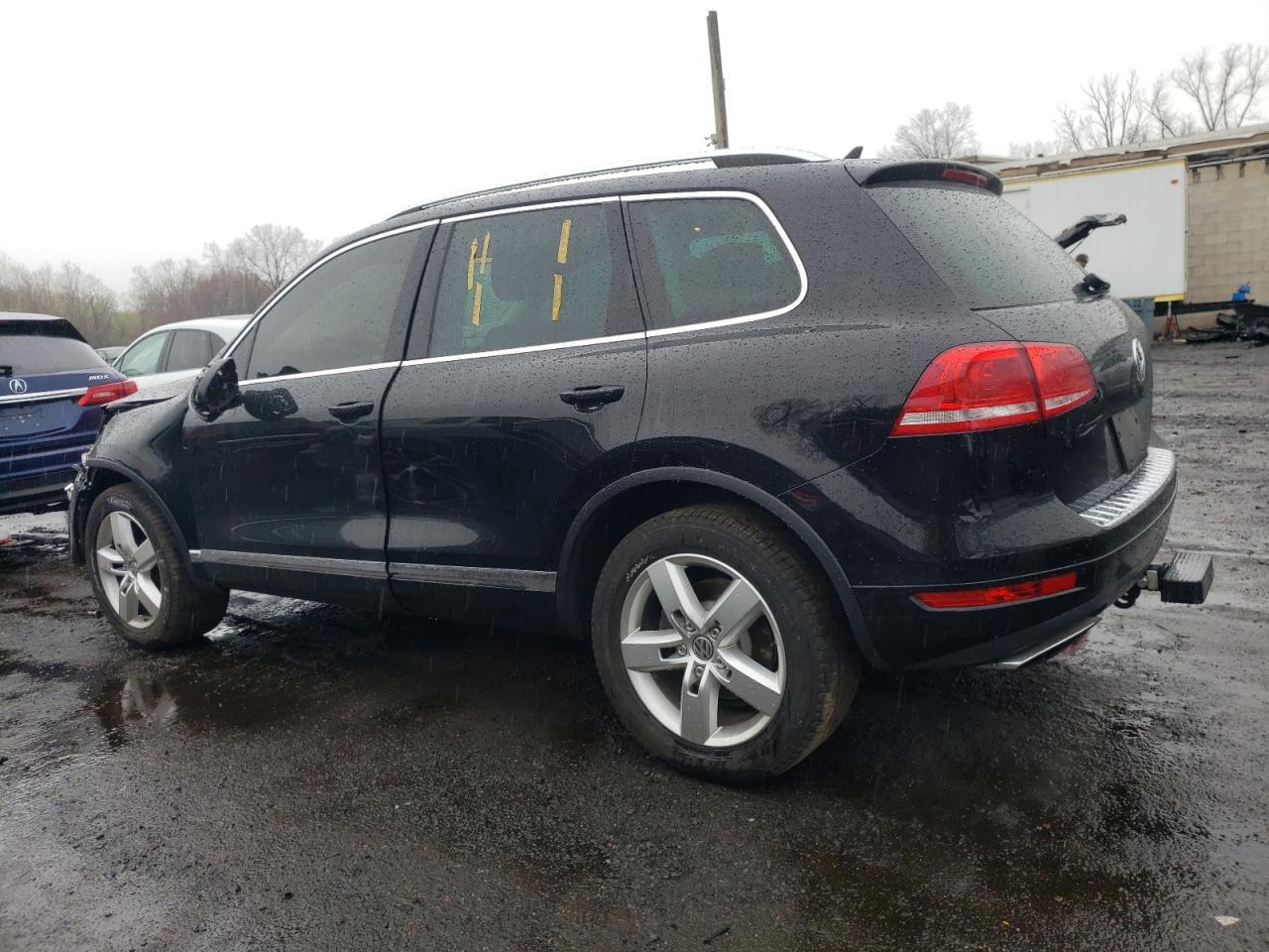 2011 VOLKSWAGEN TOUAREG V6 - Image 2