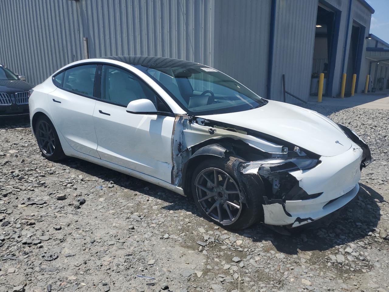 2022 TESLA MODEL 3 - Image 4