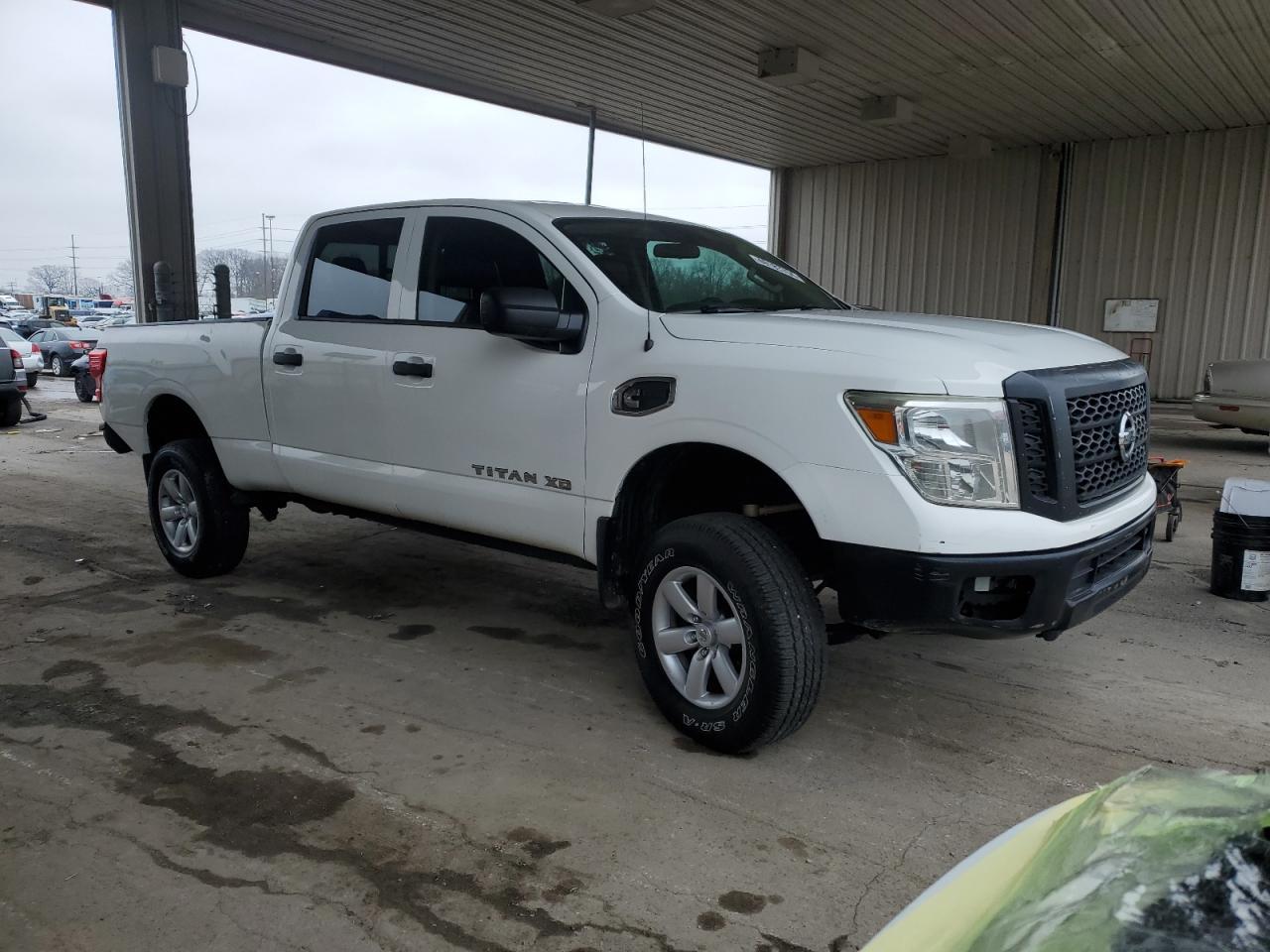2017 NISSAN TITAN XD S - Фото 4
