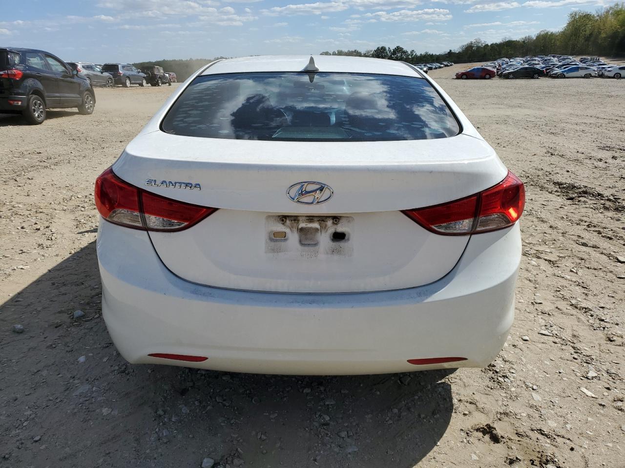 2013 HYUNDAI ELANTRA GL - Image 6