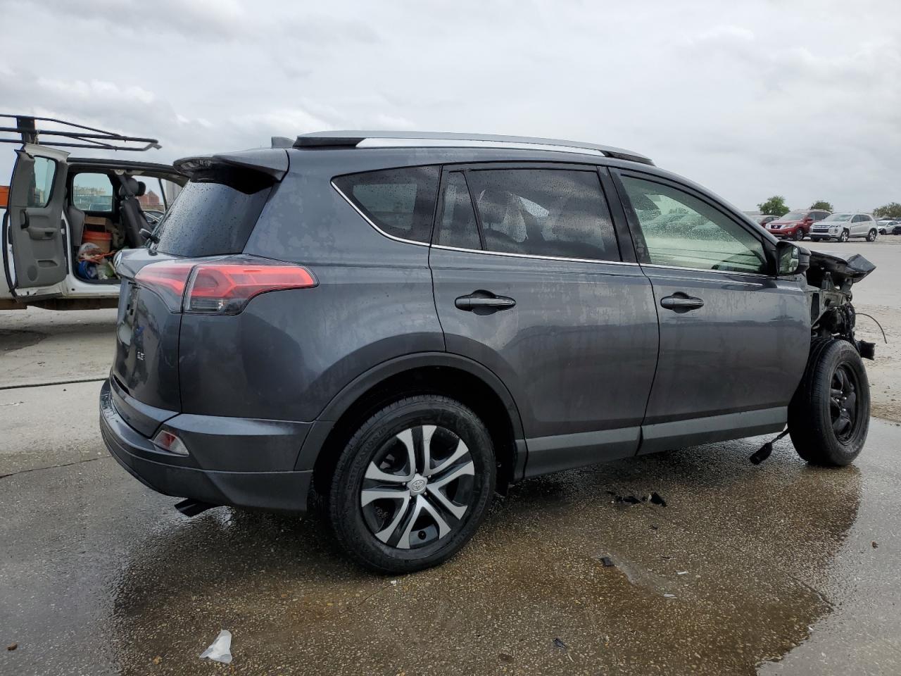 2018 TOYOTA RAV4 LE - Image 3