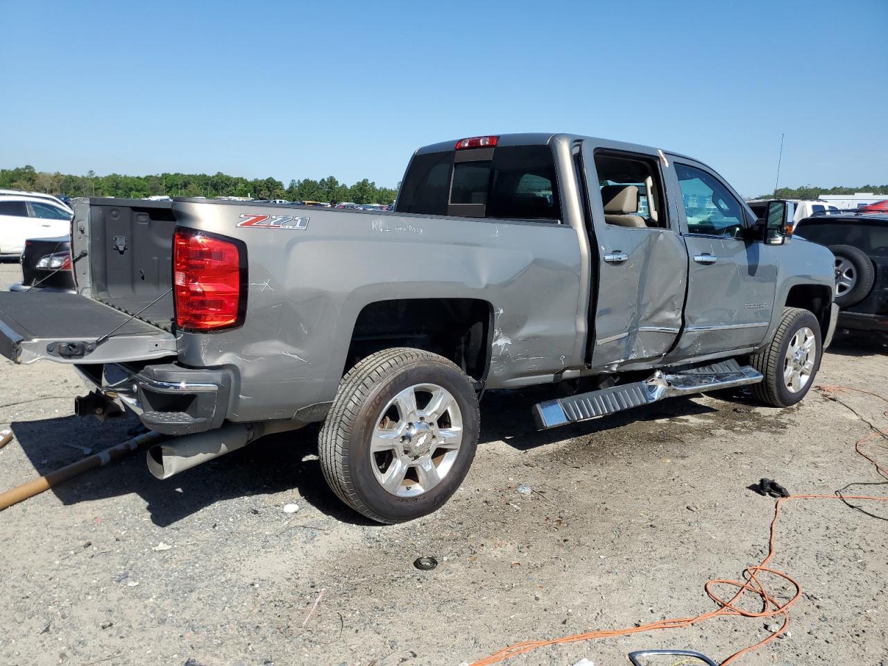 2017 CHEVROLET SILVERADO - Image 3