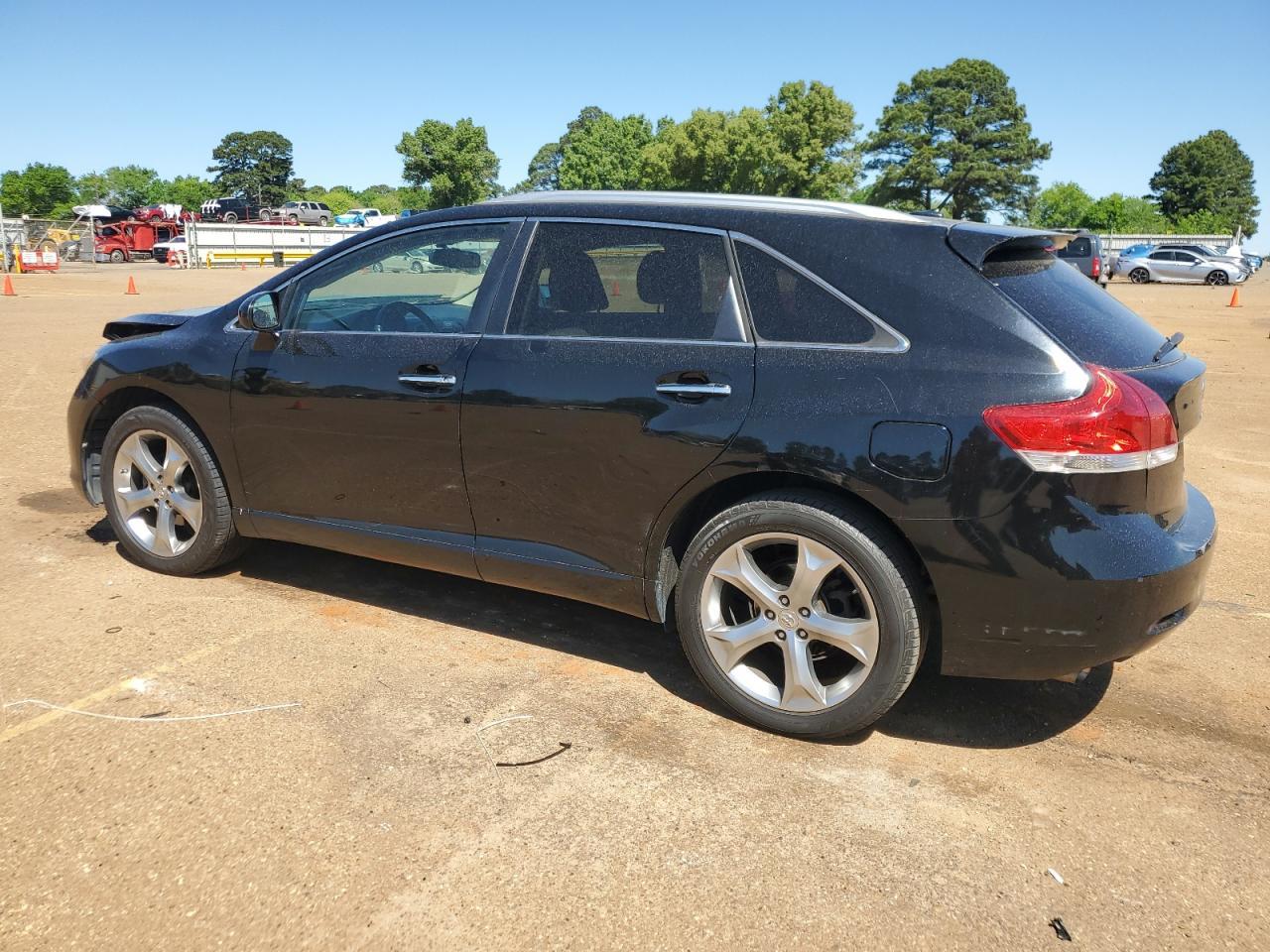 2011 TOYOTA VENZA - Фото 2