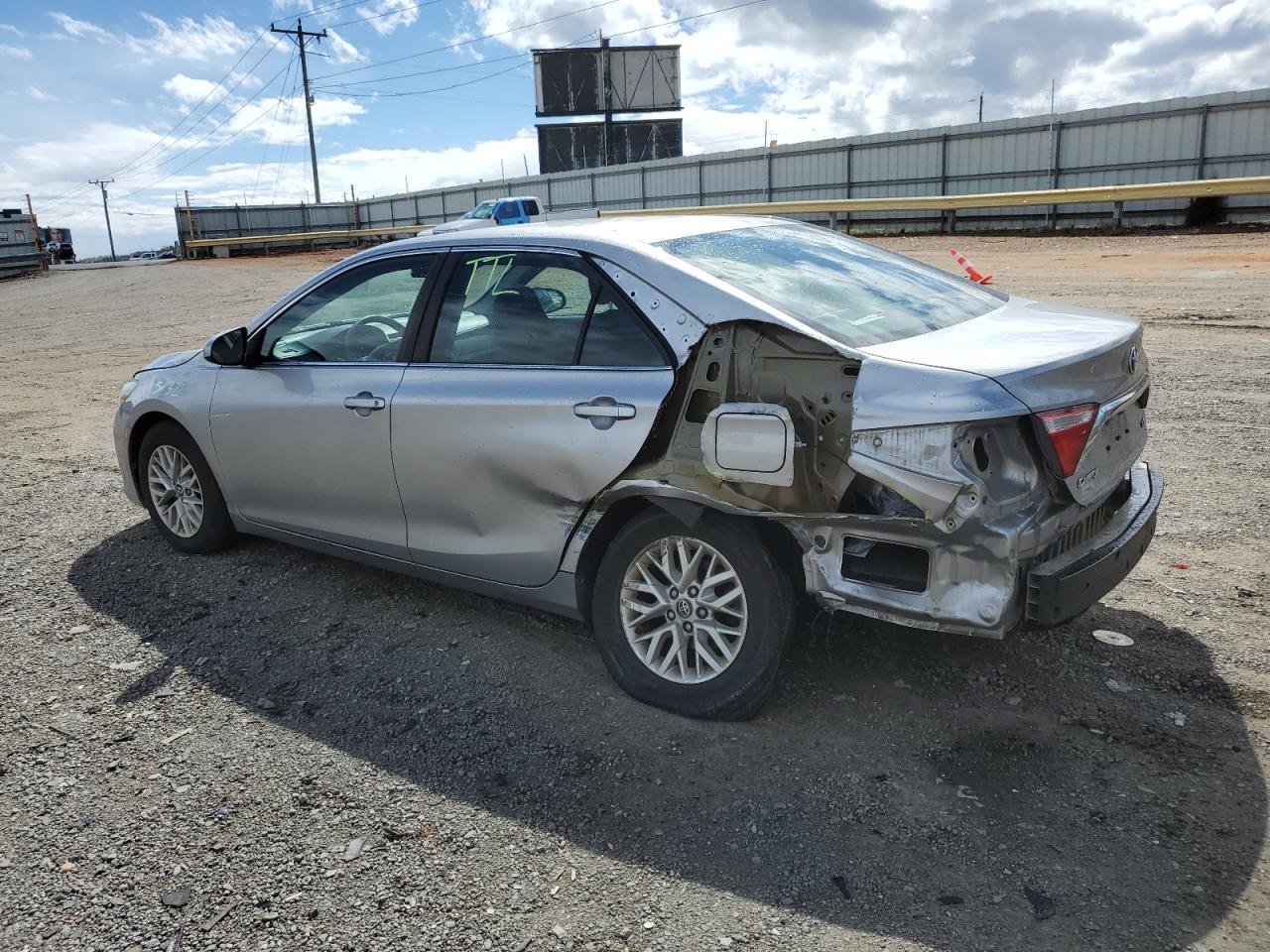 2017 TOYOTA CAMRY LE - Фото 2