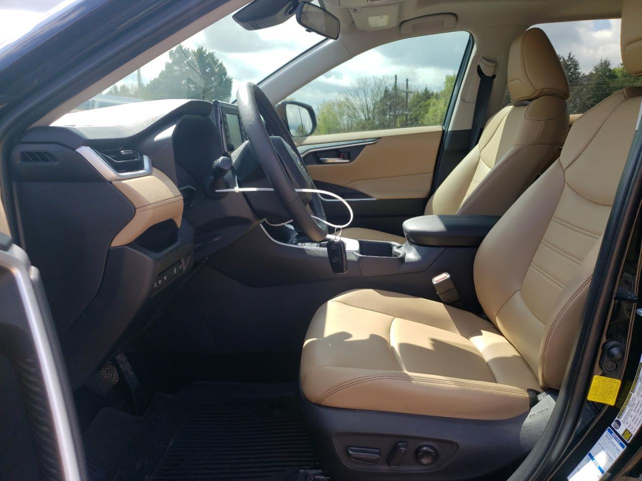 2022 TOYOTA RAV4 XLE P - Фото 7