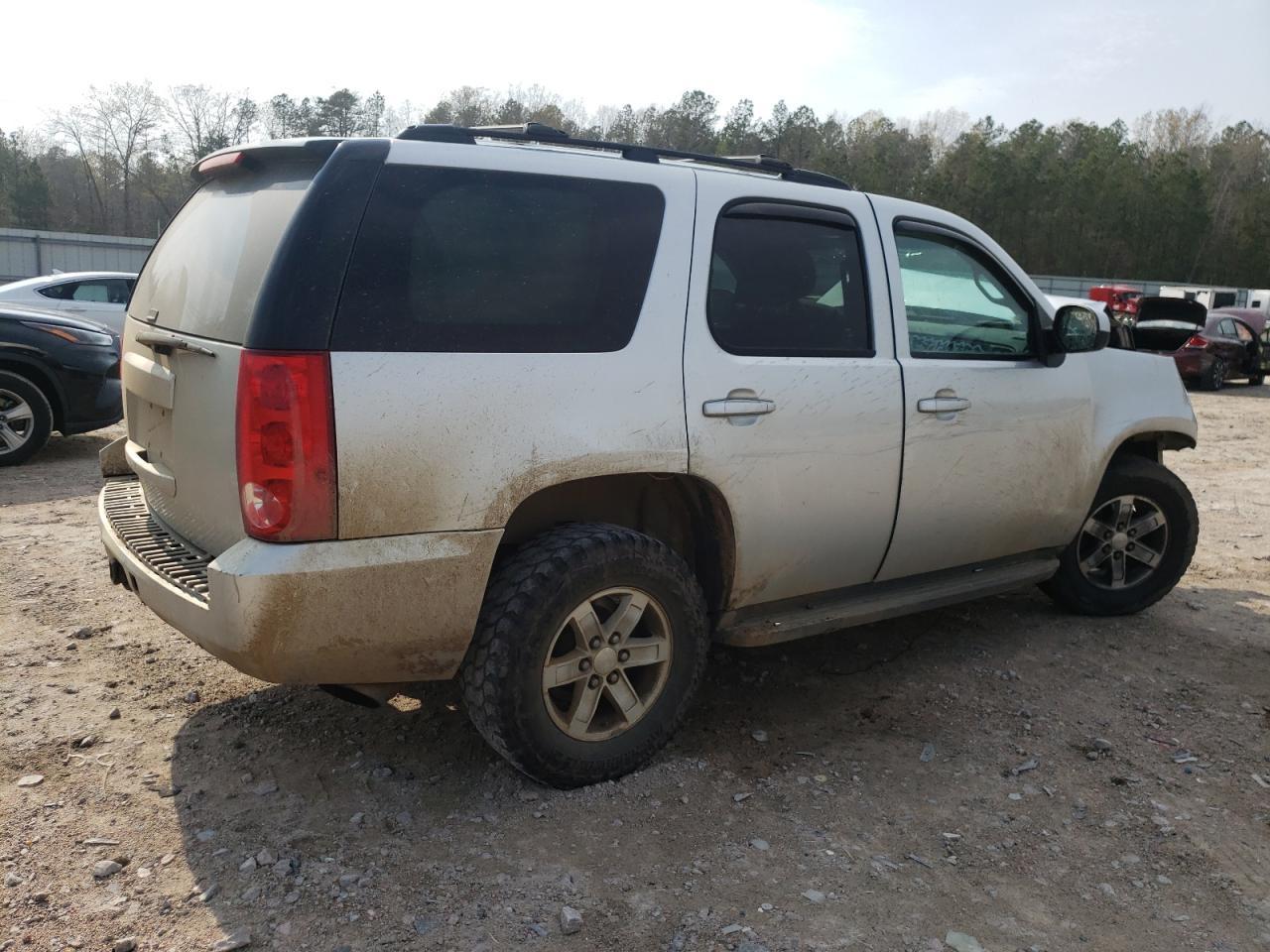 2012 GMC YUKON SLE - Image 3