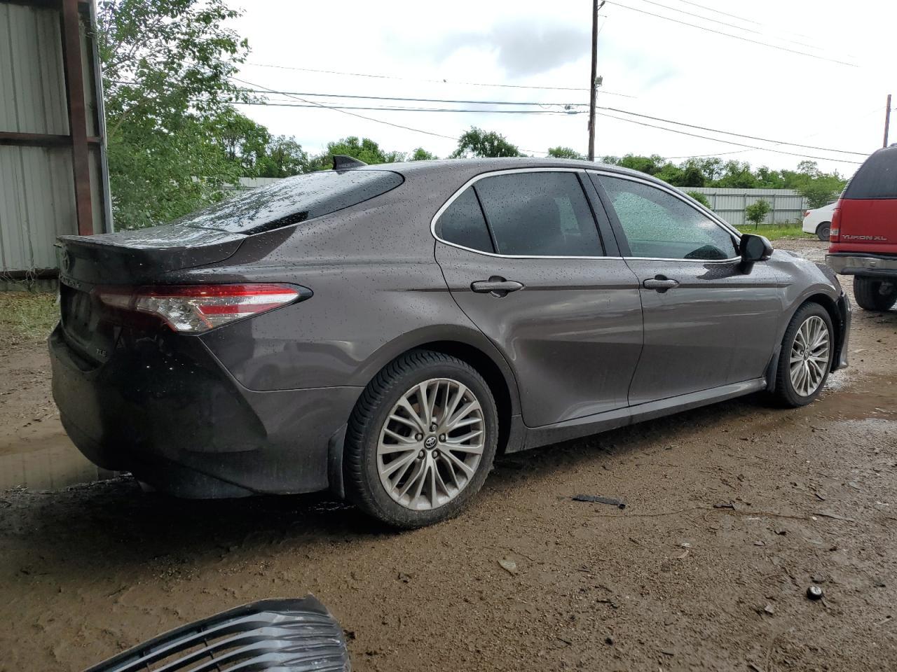 2019 TOYOTA CAMRY XSE - Image 3