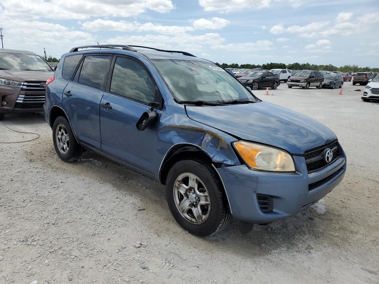 2011 TOYOTA RAV4 - Image 4