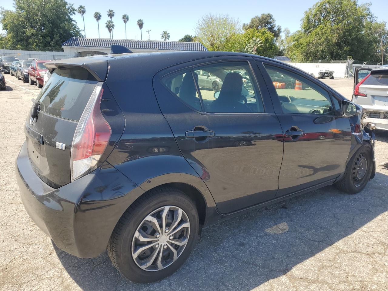2015 TOYOTA PRIUS C - Image 3