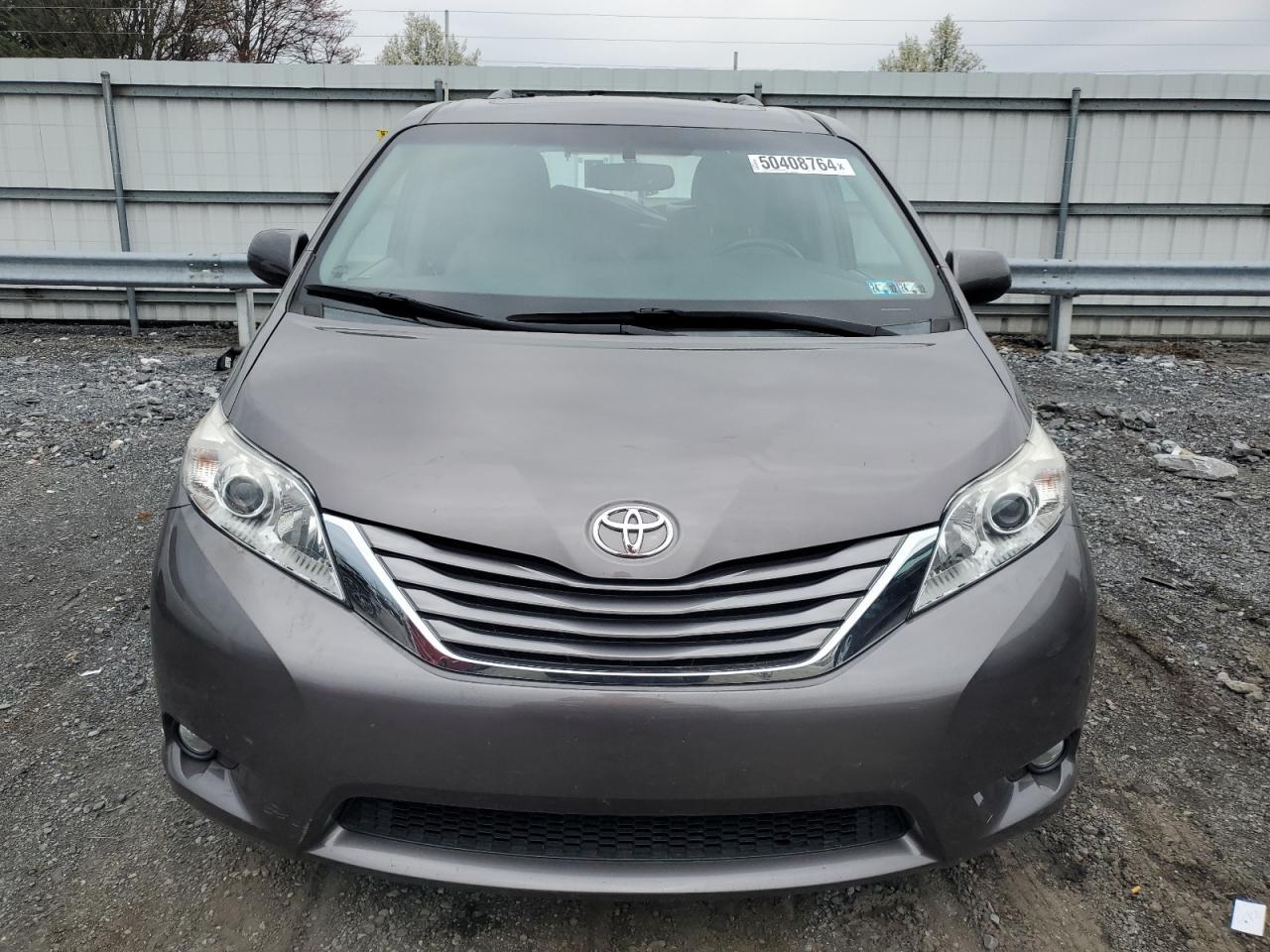2015 TOYOTA SIENNA XLE - Image 5