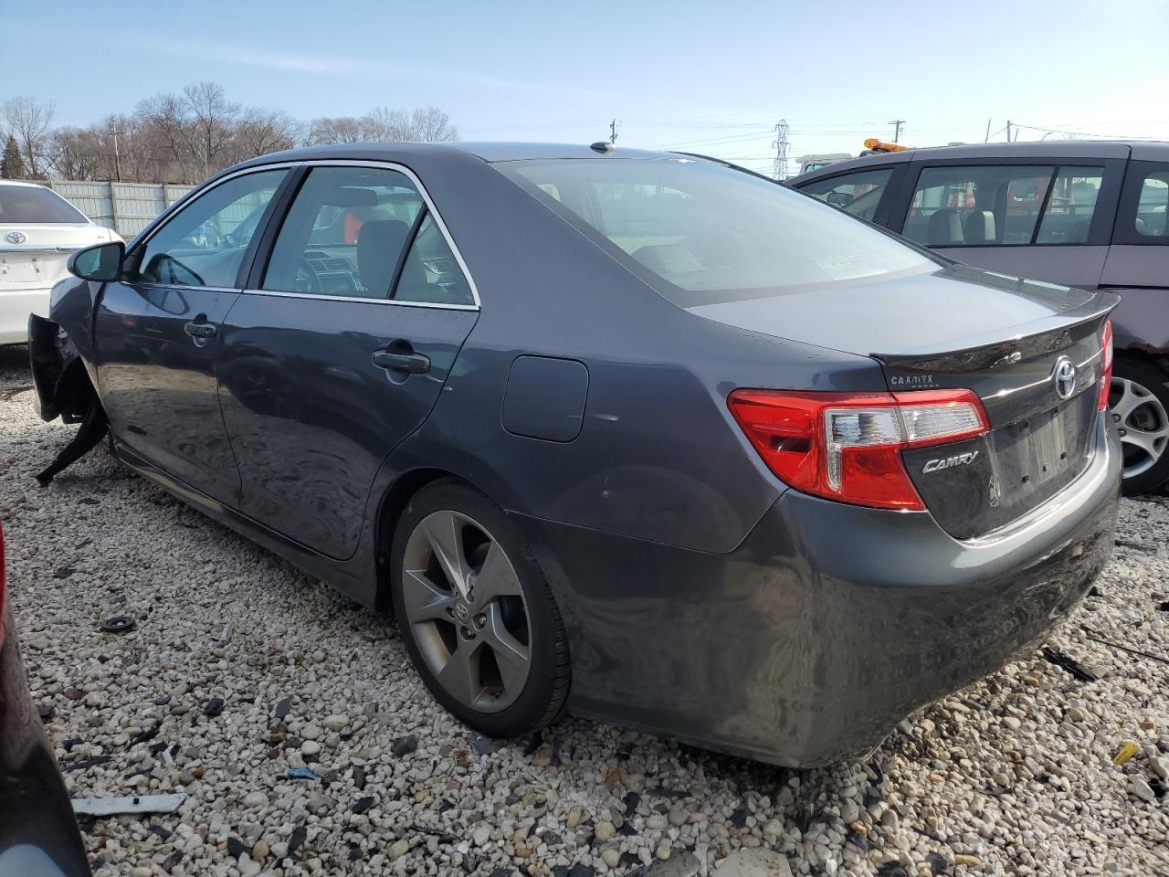 2012 TOYOTA CAMRY SE - Фото 2