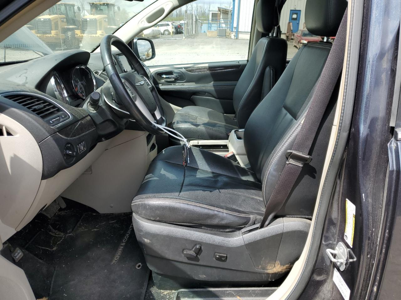 2014 CHRYSLER TOWN & COU - Image 7