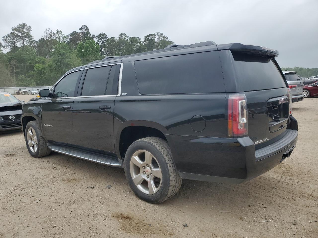 2016 GMC YUKON XL C - Фото 2