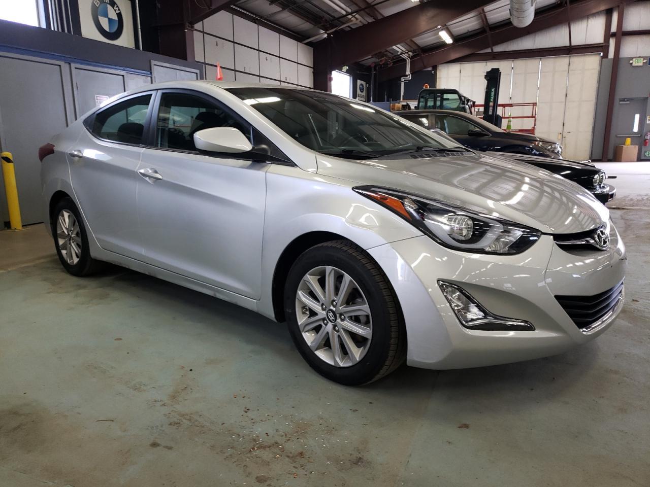 2015 HYUNDAI ELANTRA SE - Фото 4