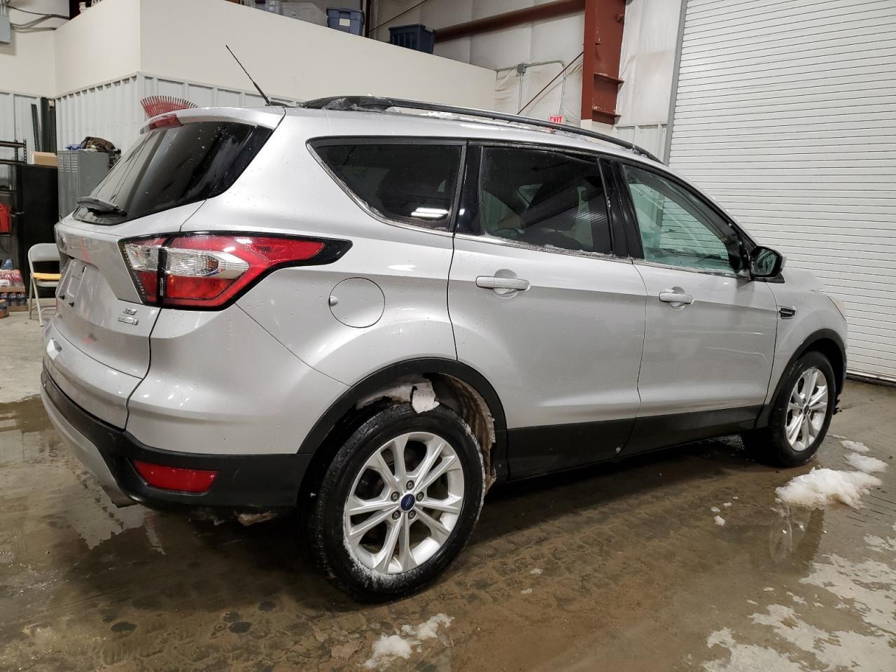 2017 FORD ESCAPE SE - Фото 3