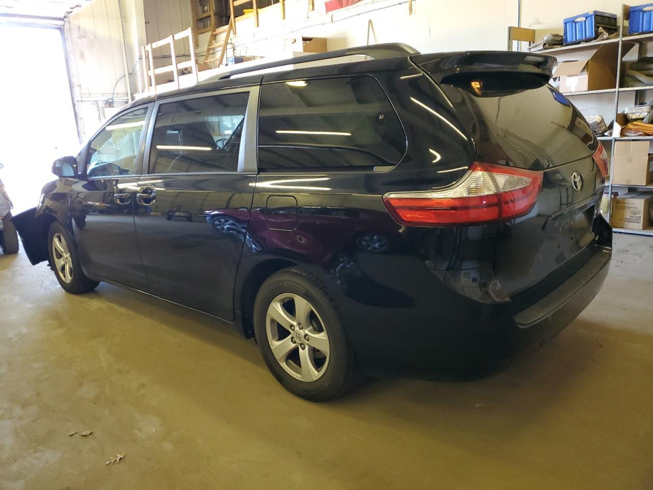2015 TOYOTA SIENNA LE - Image 2
