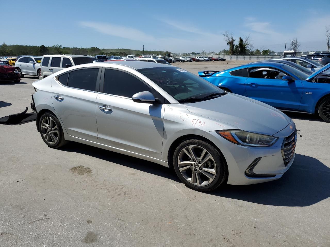 2017 HYUNDAI ELANTRA SE - Image 4
