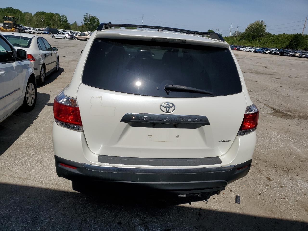 2011 TOYOTA HIGHLANDER - Image 6