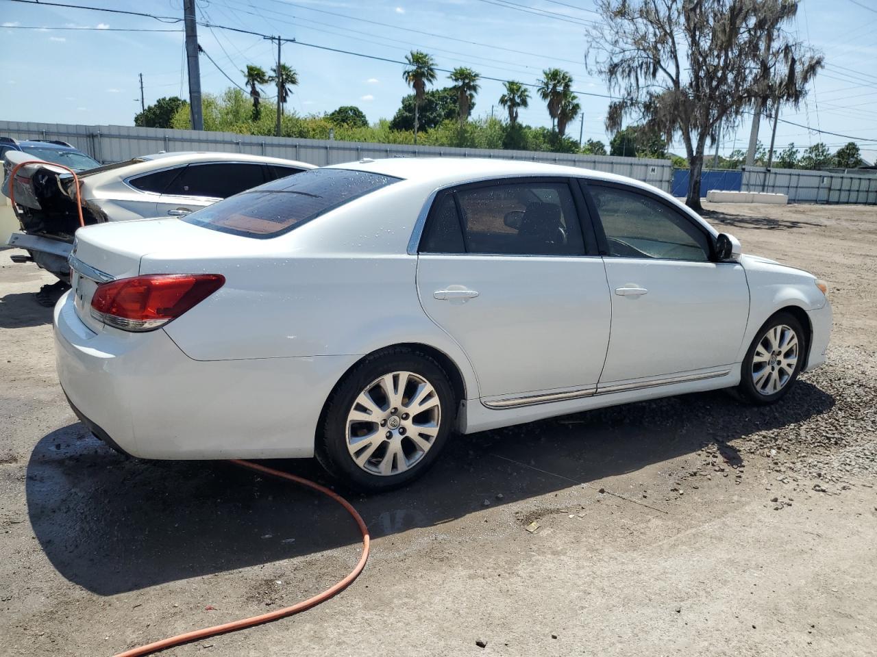 2011 TOYOTA AVALON BAS - Image 3
