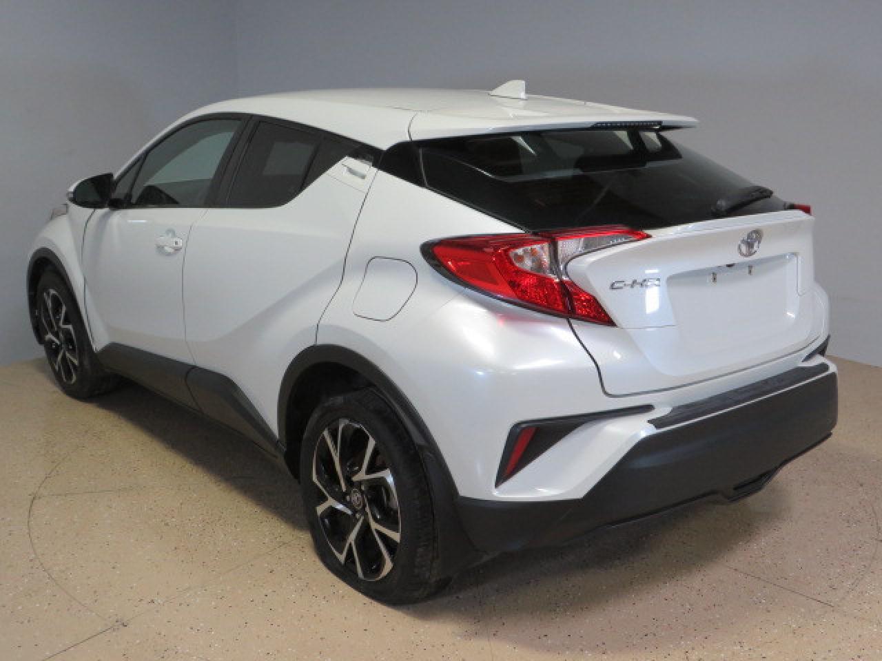 2018 TOYOTA C-HR XLE - Image 3