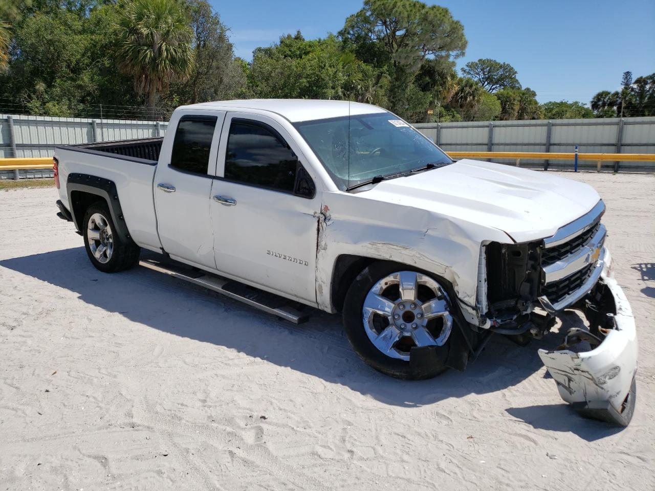 2017 CHEVROLET SILVERADO - Image 4