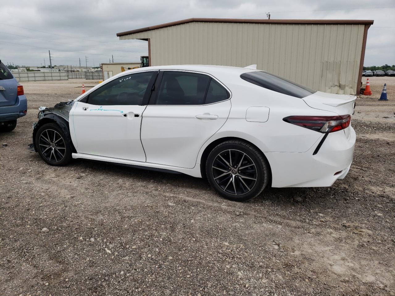 2021 TOYOTA CAMRY SE - Image 2