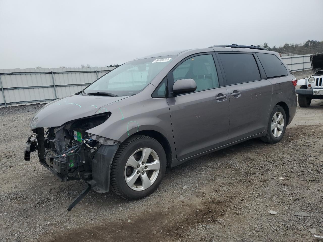 2015 TOYOTA SIENNA LE