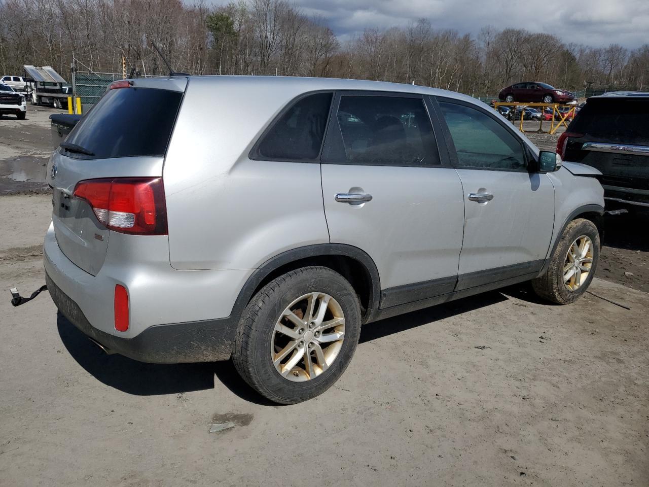 2014 KIA SORENTO LX - Image 3