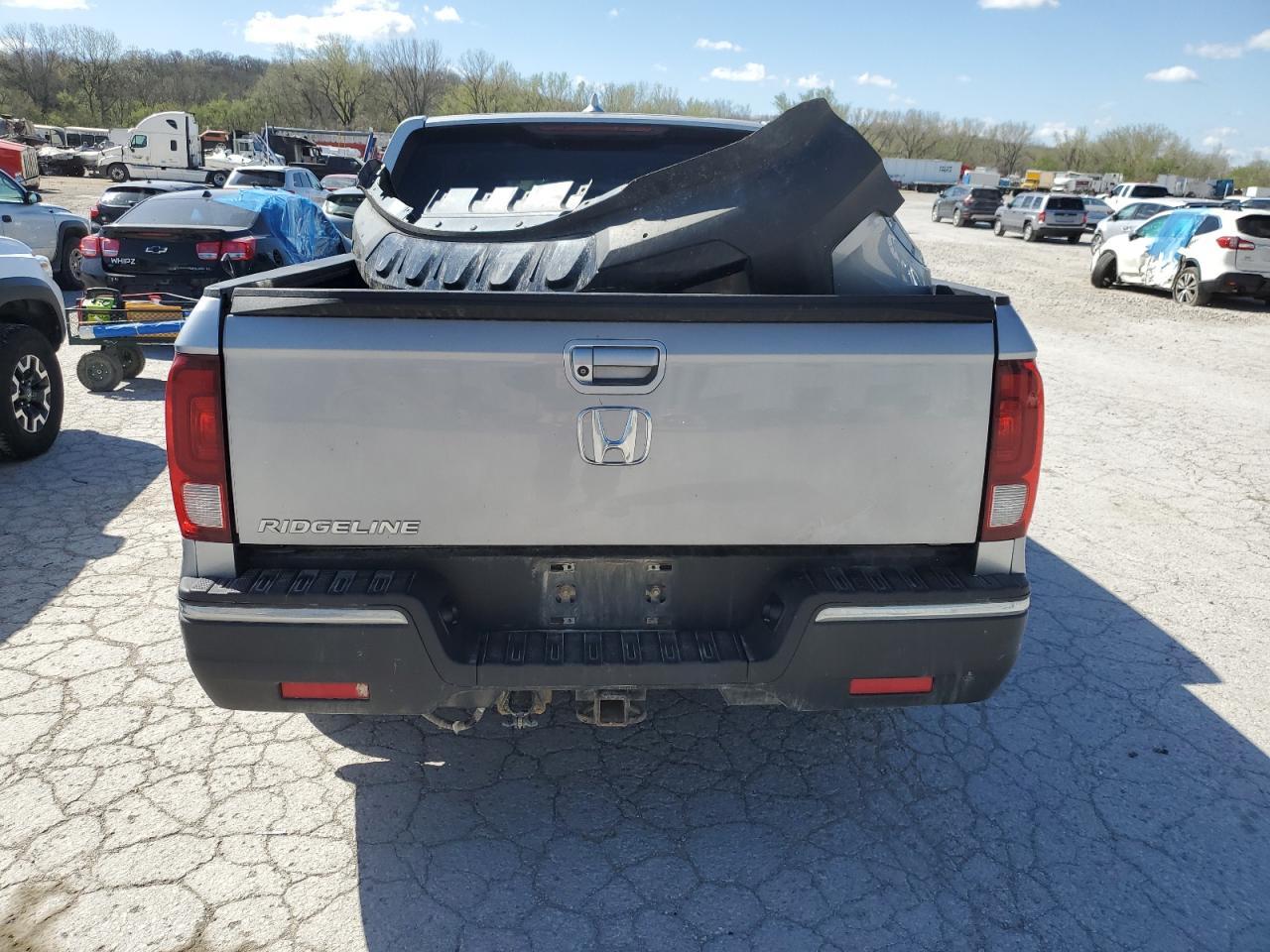 2018 HONDA RIDGELINE - Image 6