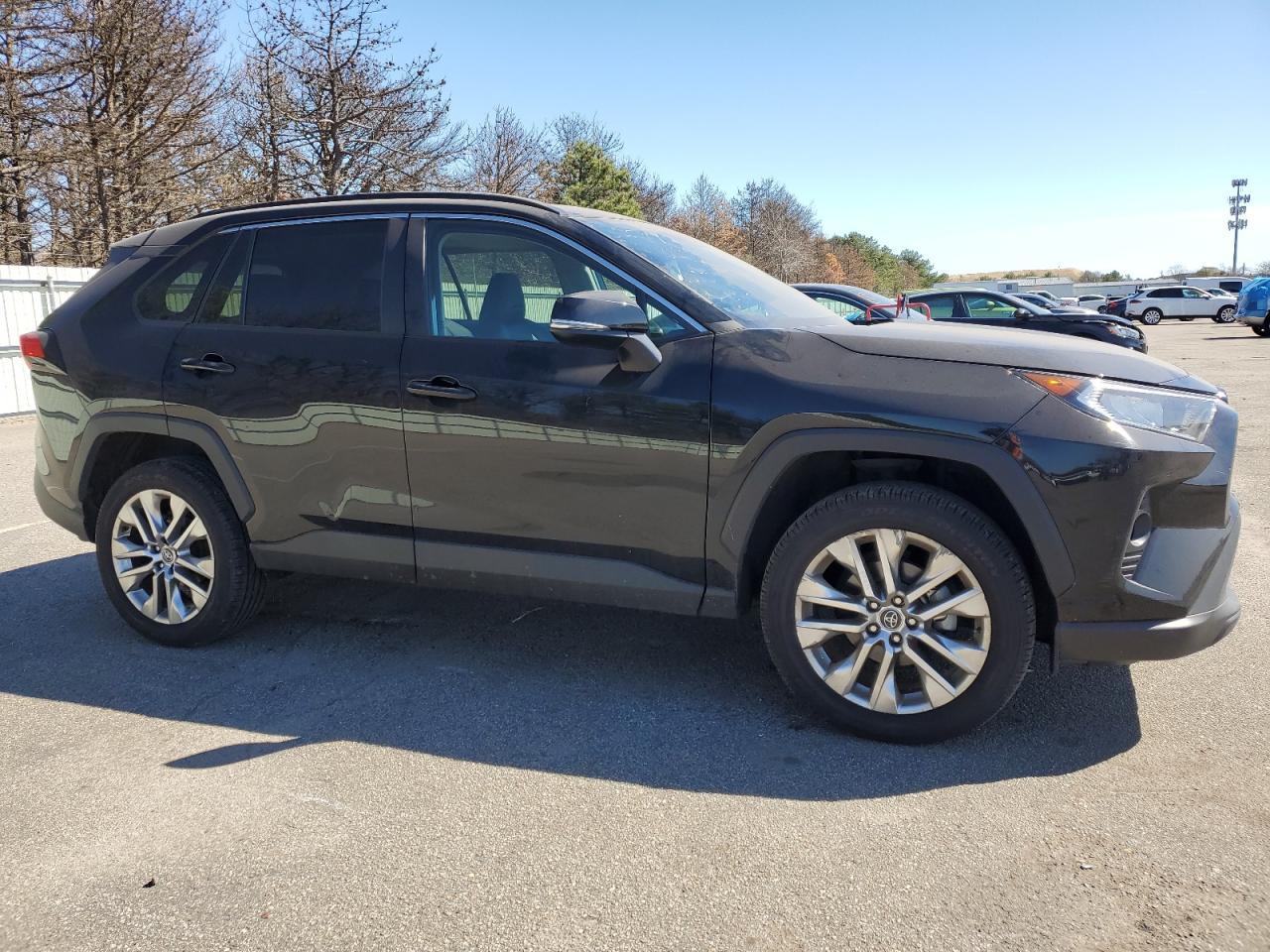 2020 TOYOTA RAV4 XLE P - Image 4