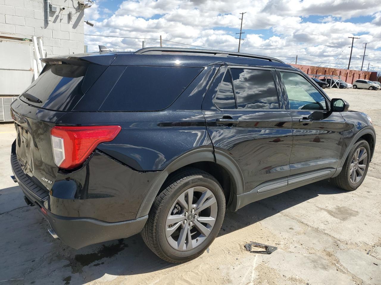 2022 FORD EXPLORER X - Фото 3