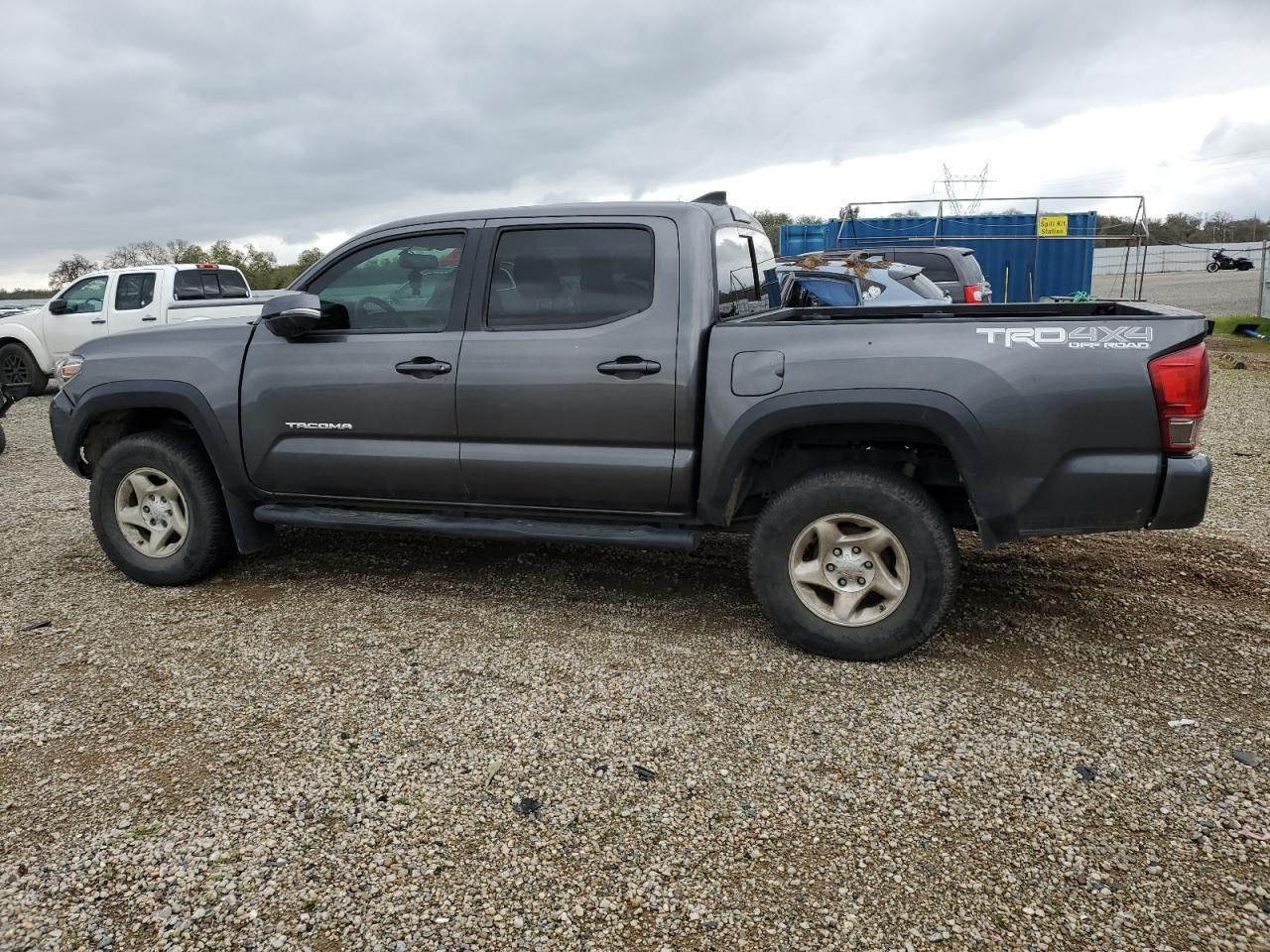 2017 TOYOTA TACOMA DOU - Фото 2