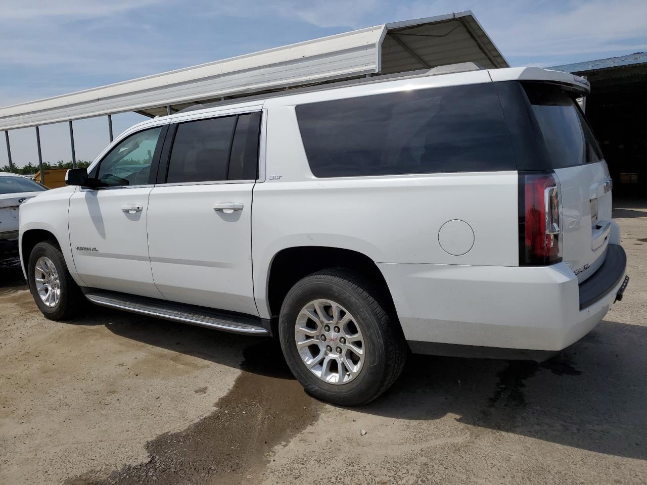 2016 GMC YUKON XL K - Image 2