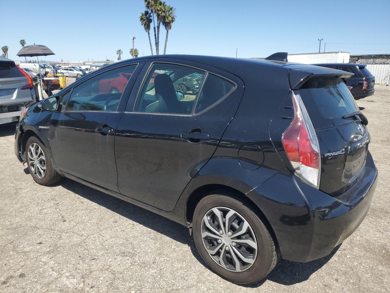 2015 TOYOTA PRIUS C - Image 2