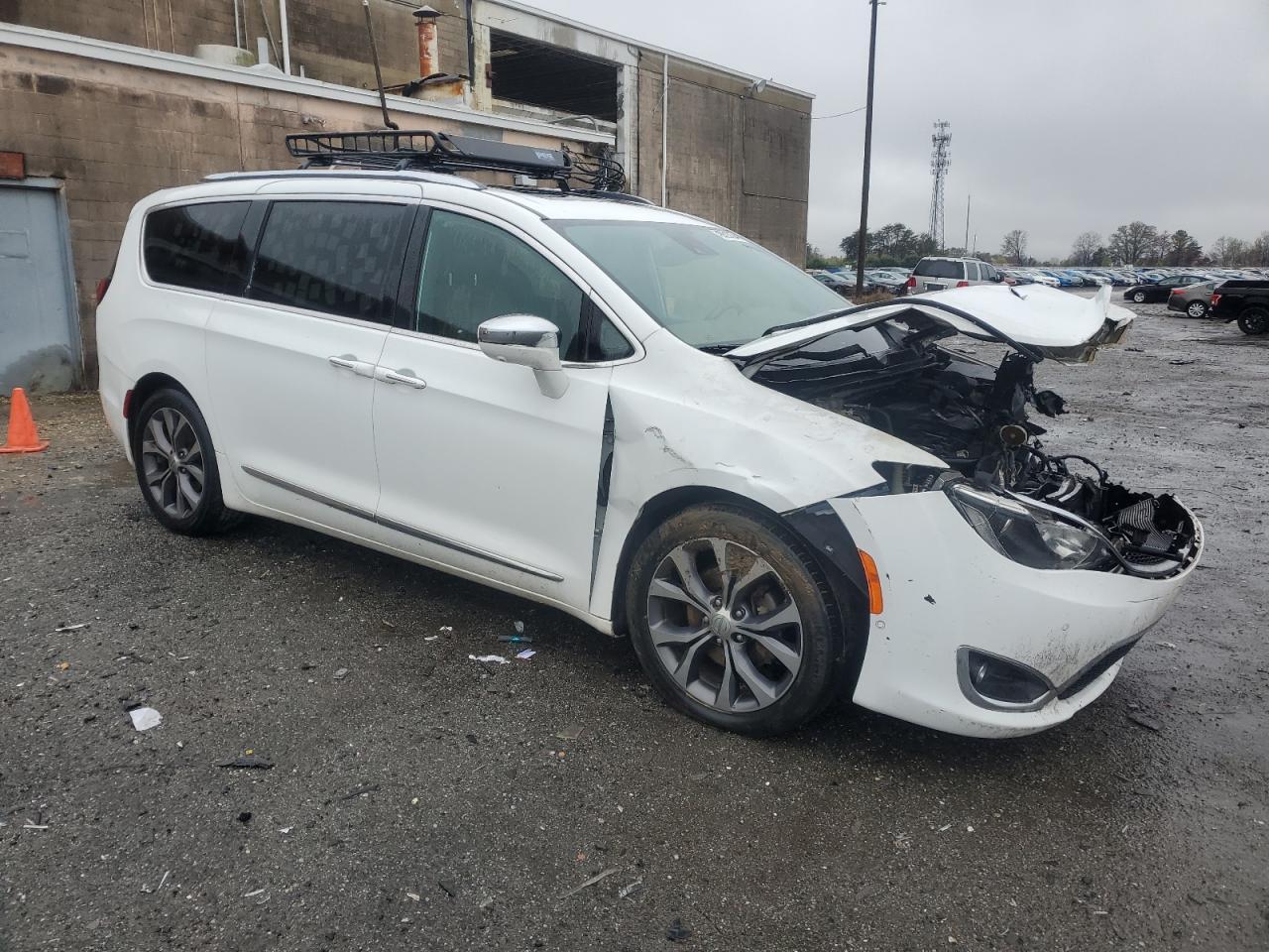 2017 CHRYSLER PACIFICA L - Image 4