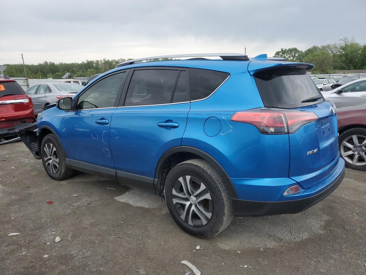 2017 TOYOTA RAV4 LE - Фото 2